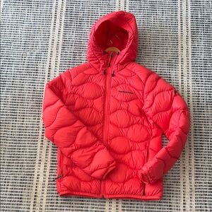 Peak Performance Hooded Down Jacket